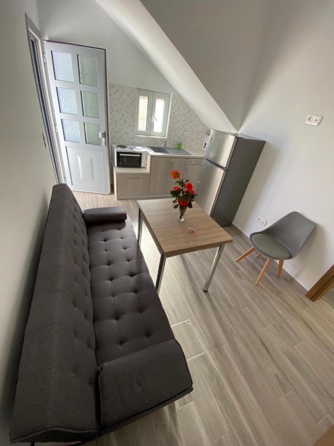 Ninemia Apartment Artemonas Bagian luar foto