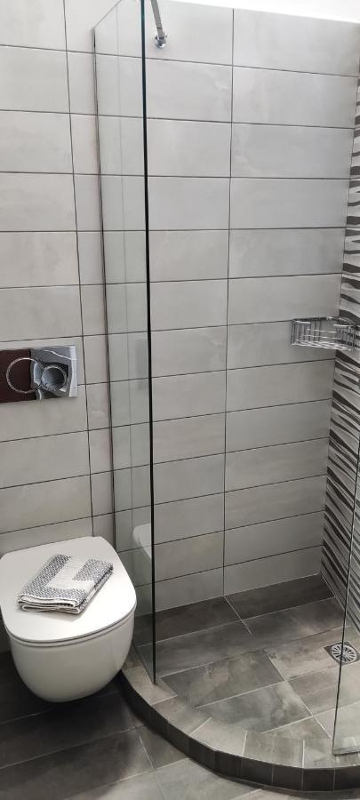 Ninemia Apartment Artemonas Bagian luar foto